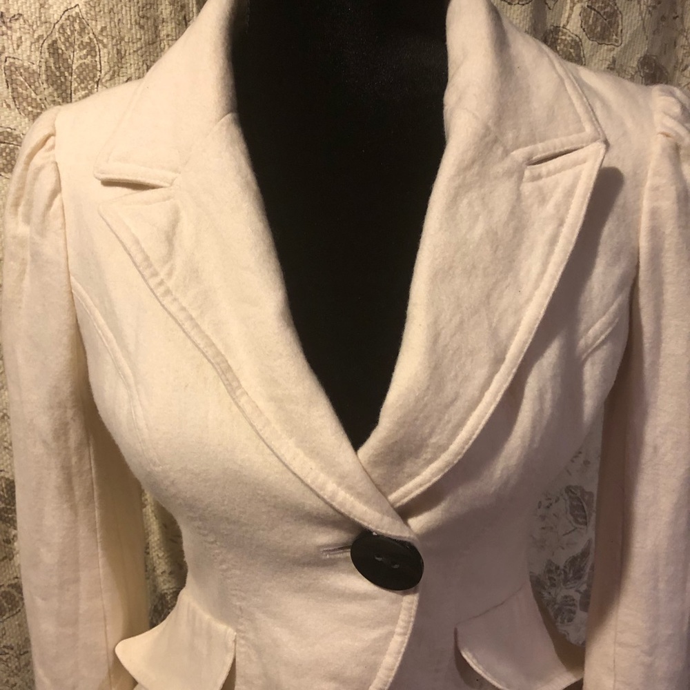 Beautiful Ivory Wool Blazer!!